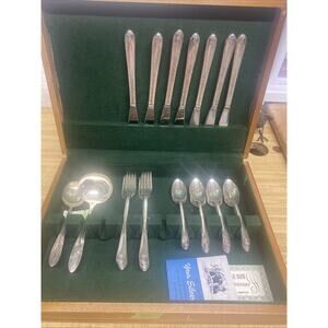 Vintage WM Rogers & Son IS "Exquisite" Silverplate Flatware Set 1940s 32 Pieces